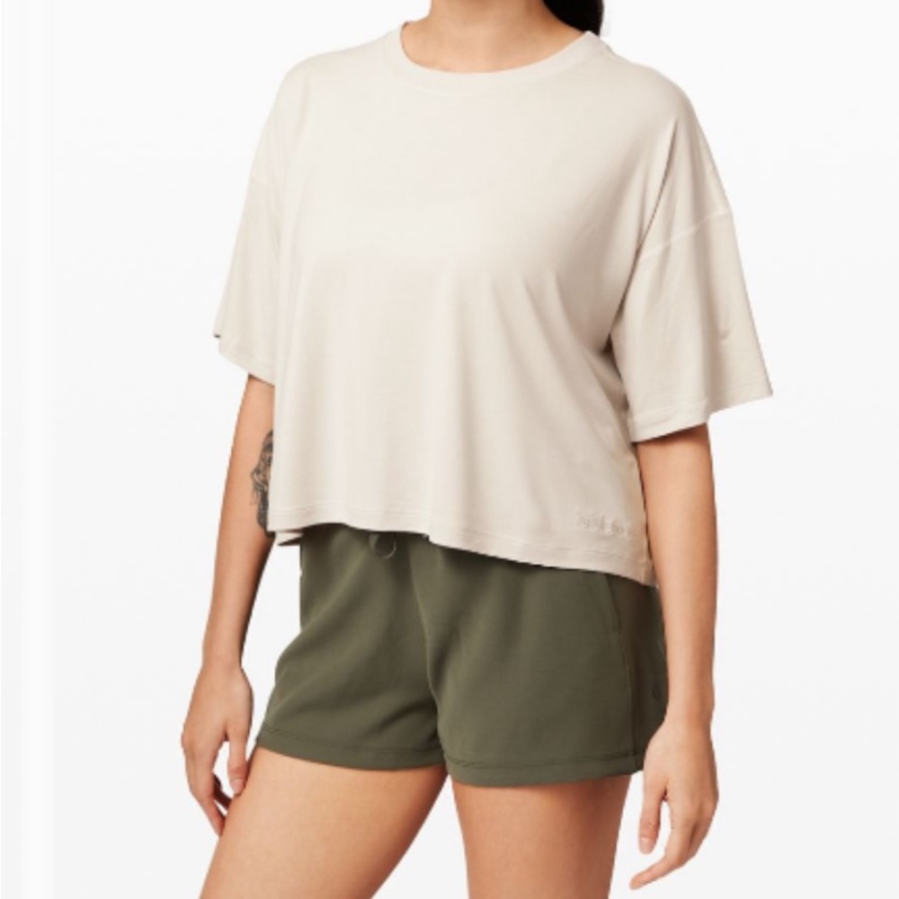 Lululemon Athletica Beige Short Sleeve Tee
